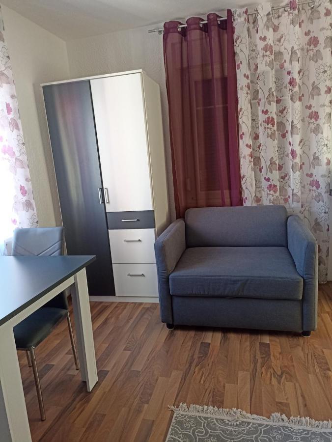 Ferienwohnung Zimmer "Beere" Lahr  Exterior foto