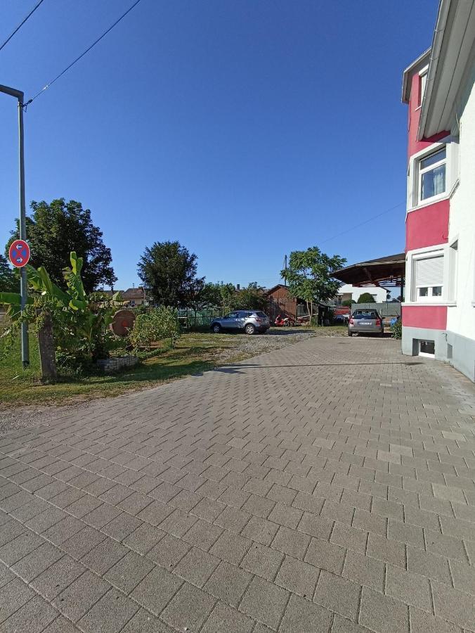 Ferienwohnung Zimmer "Beere" Lahr  Exterior foto